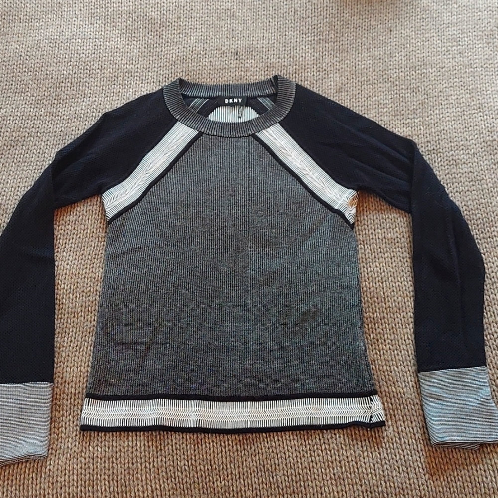 DKNY medium womens sweater size M, black grey and white